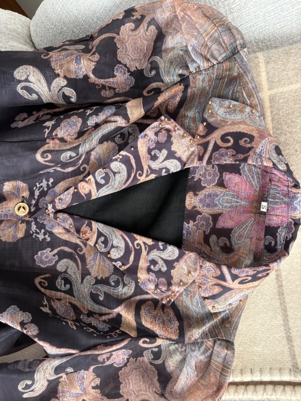 Top with front button size Small - Picture 3 of 3